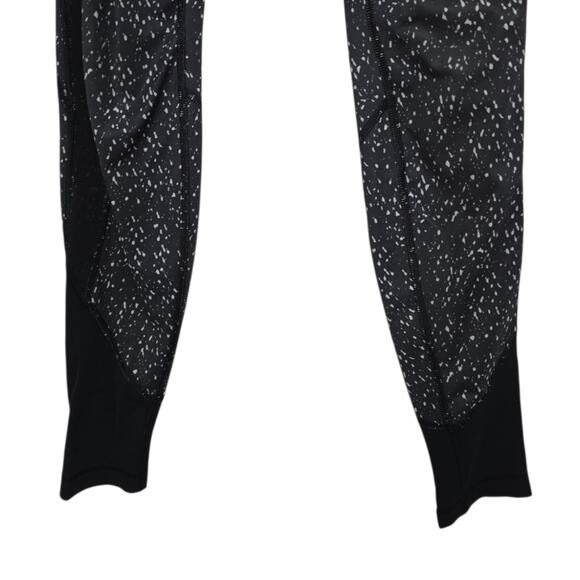 Lululemon Splattered Mesh Overlay Leggings Athletic Pants Black and White Size 4 - Picture 8 of 10